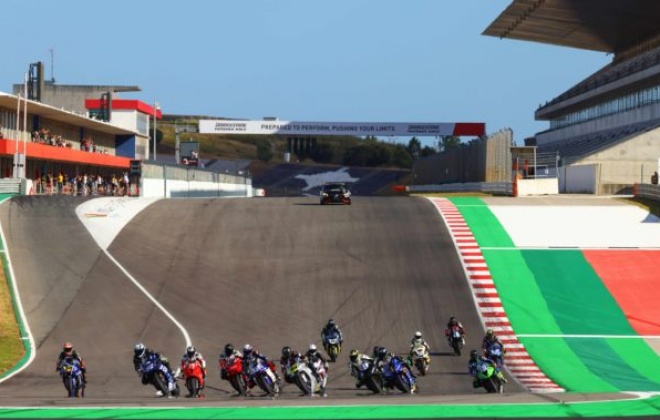 Pilotos de Vila Nova de Santo André competiram no Algarve