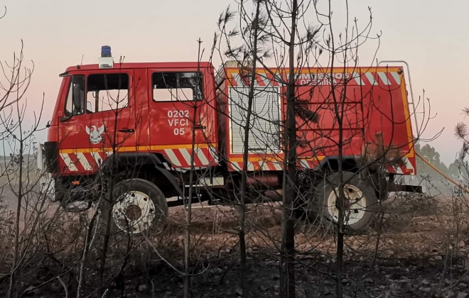 Bombeiros combatem incêndio em São Luís, Odemira