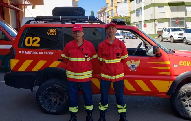 Bombeiros de Santiago do Cacém apoiam combate a incêndio na Serra da Estrela