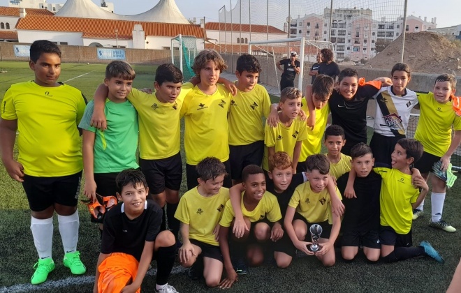 Infantis Sub12 do Vasco da Gama conquistam o 2.º lugar em torneio triangular