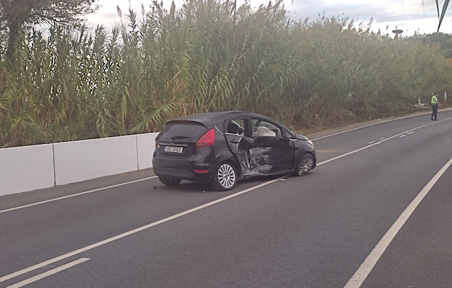 Colisão provoca um morto e um ferido grave em V. N. de Santo André