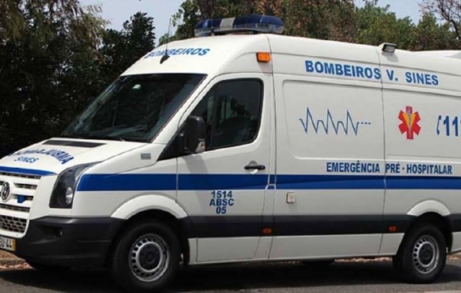 Despiste não provoca feridos no CM 1072 na Pouca Farinha em Porto Covo