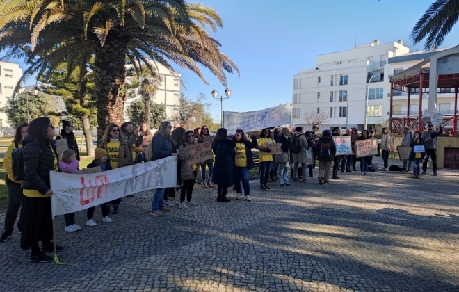 Professores realizam concentração e marcha em Sines
