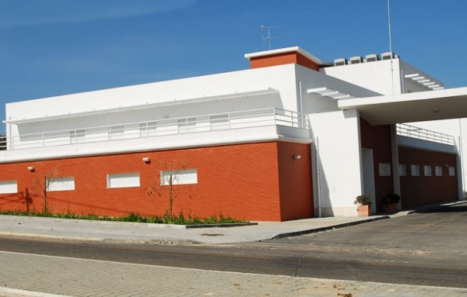 Ministro da Saúde promete requalificar centros de saúde e extensões no Litoral Alentejano