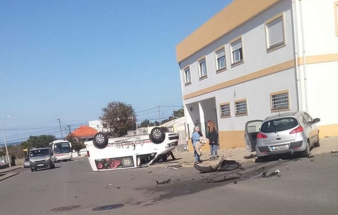 Colisão provoca três feridos ligeiros em Sines