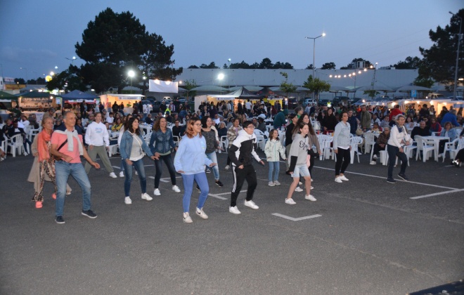 Centenas de pessoas participaram ontem à noite na Festa dos Vizinhos em Vila Nova de Santo André
