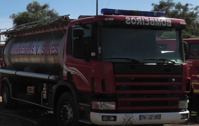 Bombeiros combateram incêndio rural em Sines