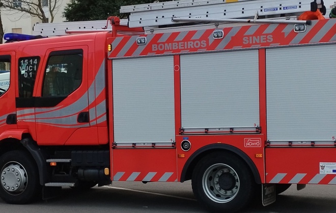 Despiste provoca dois feridos ligeiros em Porto Covo