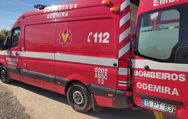 Colisão provoca três feridos em São Teotónio, Odemira