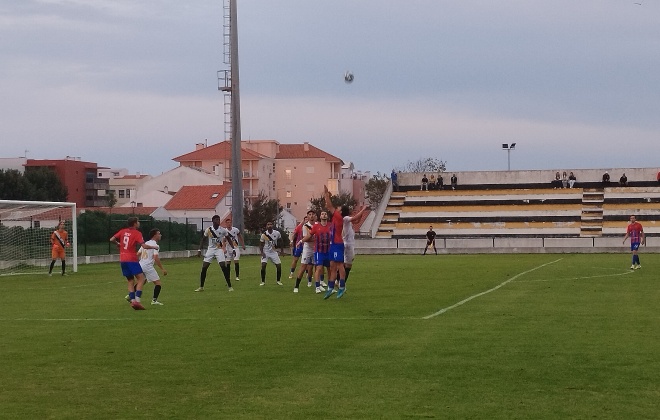 Vasco da Gama de Sines recebeu e venceu o Grandolense por 3-1