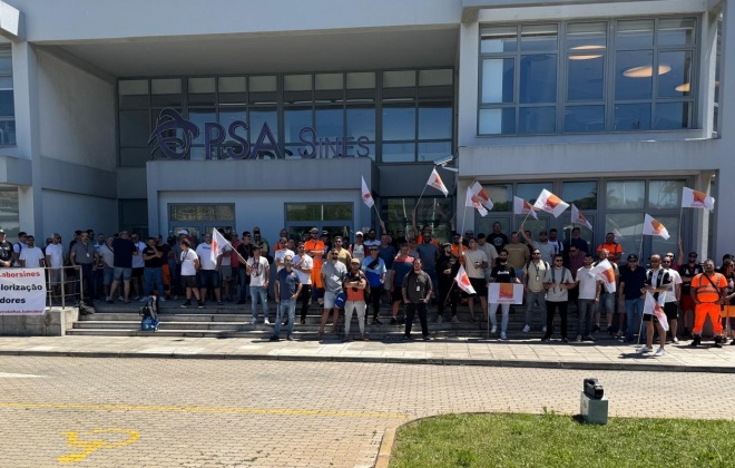 Trabalhadores da PSA Sines e LaborSines realizam concentração nesta quarta-feira entre as 14 e as 16 horas