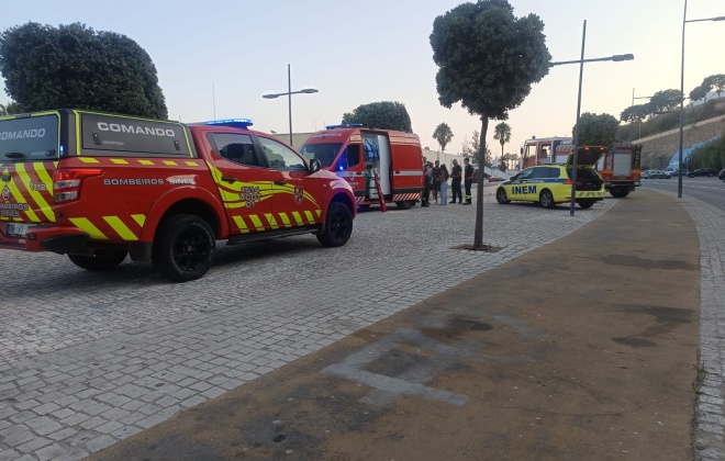 Mulher de 41 anos  foi resgatada na praia Vasco da Gama em estado grave