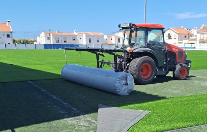 Campo Foz do Mira está a receber um novo relvado sintético (com áudio)