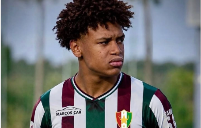 Gabriel Spencer do Vasco da Gama reforça o Estrela da Amadora