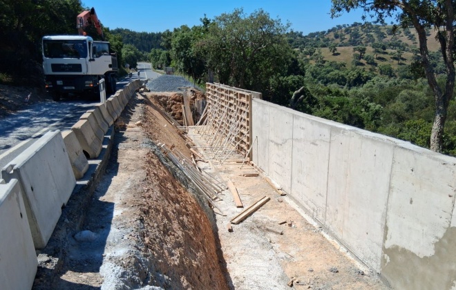 Corte de tráfego rodoviário no troço em obras da EN390 nesta quinta-feira entre as 9 e as 13 horas