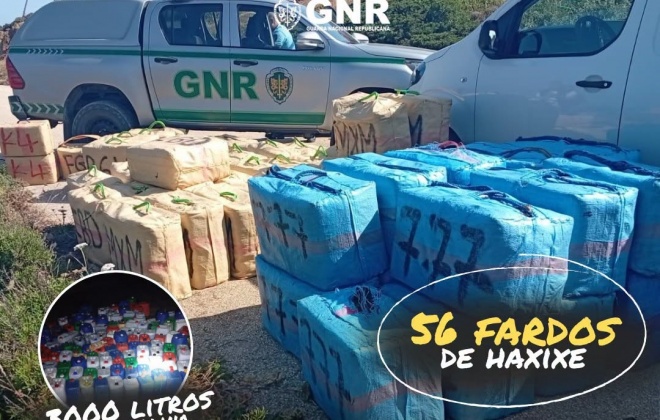 GNR detém três homens e apreende 56 fardos de haxixe em operação em Aljezur